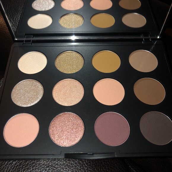 NIB MAC 🎨ART LIBRARY - Picture 4 of 4